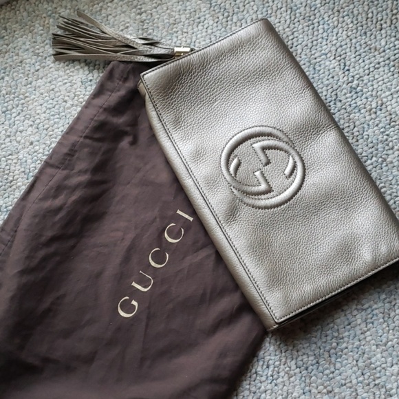Gucci Handbags - Gucci clutch